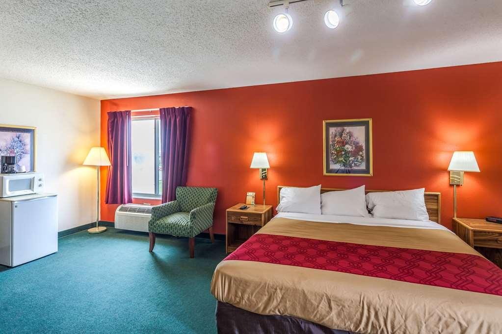 Econo Lodge Lincoln Room photo